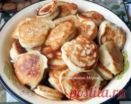 По этому рецепту готовлю только тазиками - очень вкусные оладьи! Они нежные и пышные - тают во рту!
