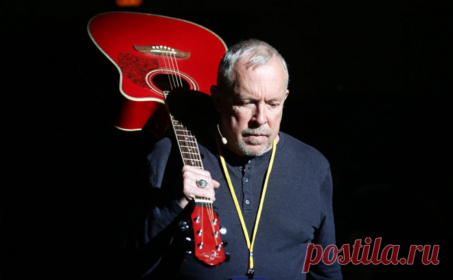 Макаревич, Шац и Соловей подали иск к Минюсту из-за признания иноагентами. Макаревич, Шац и Соловей считают, что законных оснований включать их в реестр иноагентов не было и что такое решение «ущемляет их права и свободы и противоречит Конституции», пишет Чиков