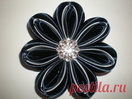 Объемный Цветок Своими Руками. КАНЗАШИ из Лент. /DIY /KANZASHI /Tutorial / Flower./