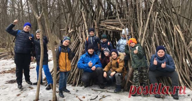 «Болевой захват на мизинец». Как и чему бывший омоновец учит четырёхлеток (и не только) в своей школе Когда бывший сотрудник ОМОН Владислав Карташов вышел на пенсию по выслуге лет, он решил создать в Воронеже Школу семейной безопасности. Что это за школа и чему в ней учат детей от 4 лет и взрослых, рассказывает сам Владислав.