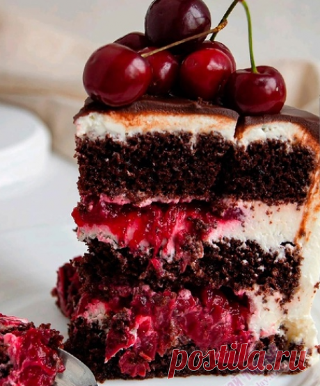 Торт «ВИШНЯ-ШОКОЛАД»
Нам понадобится
Мука - 110 г Какао -30 г Сахар - 130 г Яйца - 120 г Молоко - 85 г Растительное масло - 35г Разрыхлитель- 4г Сода - 2г
Вишневое конфи
180 г вишни 30 г сахара 30 г воды 10 г кукурузного крахмала
Крем с шоколадной крошкой
320 г сыр творожный 95 г сливок 33-35% 90 г сахарной пудры 25 г тёмного шоколада, можно не добавлять
Молочная пропитка
60 г молока 90 г воды 90 г сахара