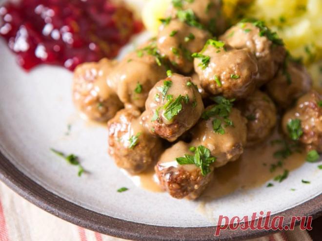 Фрикадельки в сметанном соусе - 8 вкусных рецептов