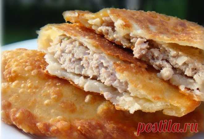 Чебуреки на кефире
Быстрый рецепт приготовления вкуснейших чебуреков. Тесто замешивается на кефире.