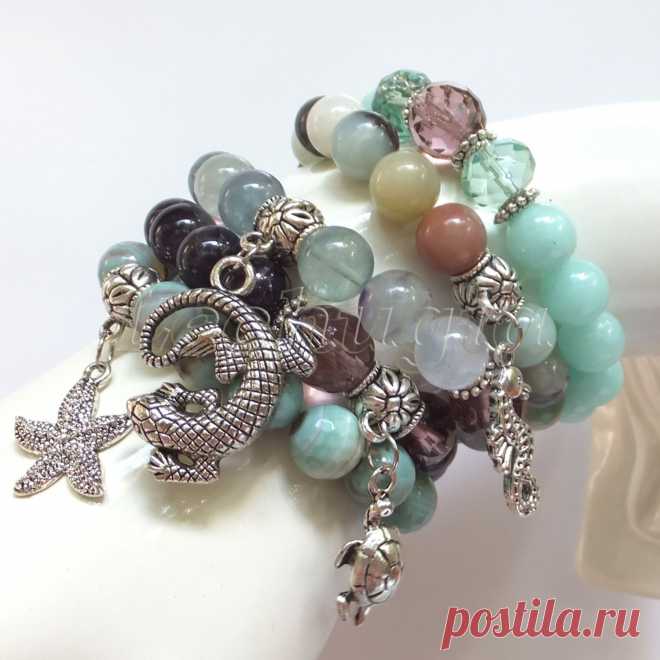 Браслет из аметиста, агата, флюорита, амазонита с подвесками