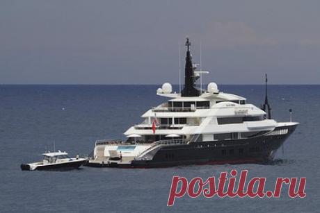 Содержание яхты российского миллиардера под санкциями на Карибах сочли кошмаром. Содержание арестованной яхты Alfa Nero, которую связывают с попавшим под санкции совладельцем «Фосагро» Андреем Гурьевым, обходится карибскому государству Антигуа и Барбуда в 28 тысяч долларов в неделю. Журналисты назвали такие траты кошмаром для островного государства.