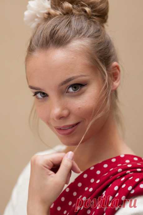 СМИ: из-за безденежья Ольга Арнтгольц вынуждена начать работать спустя месяц после родов : Ольга Арнтгольц / фото 2  В декабре актриса родила сына