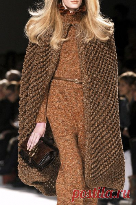 Chloé at Paris Fall 2010 (Details)