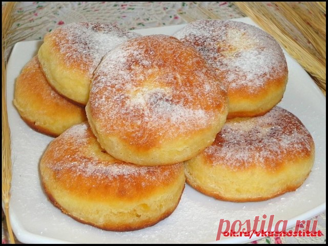 Пышки на сметане. Готовятся пышки очень быстро! 

Сладенькие, пухленькие бездрожжевые пышечки, прямо как в детстве! Порадуйте и вы своих детишек этой замечательной выпечкой.


Ингредиенты: 
Мука пшеничная — 2-2,5 Стакана (сколько возьмет тесто) 
Сметана — 3 Ст. ложки 
Сахар — 3-4 Ст. ложек 
Яйцо куриное — 2 Штуки 
Разрыхлитель — 1 Чайная ложка 
Соль — Щепотка 
Масло растительное — 50 Миллилитров 
Количество порций: 12-15 


Яйца взбейте миксером или венчиком с сахаром и со...