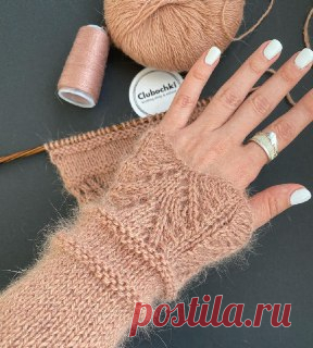 Ручки вяжут и шьют | Вязание и рукоделие Кайма для края изделия! 
Автор: laniksky

Митенки связаны из пряжи с ангорой или кид-мохером, возможно в сочетании с тонкой шёлковой нитью для прочности и деликатного блеска. Это видно по пушистому, но ровному полотну.

#вязание • #спицы