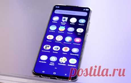 В России представили отечественный смартфон &quot;Р-фон&quot; и новую ОС. Девайс станет доступен к заказу в 2024 году