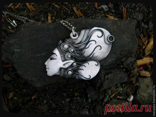 Кулон «Синий Ветер» из полимерной глины