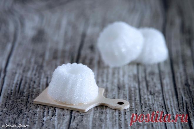 Zucker-Gugel - Würfelzucker selbst gemacht - Schnin's Kitchen DIY Zucker-Gugel - Würfelzucker als Gugelhupf ganz einfach selber machen, lecker auch mit Vanille und Zimt, ein prima Geschenk - www.schninskitchen.de