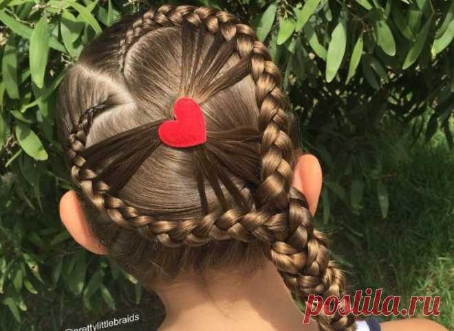 Это не просто косы, это — произведение искусства! Австралийка Шелли Гиллфорд из Мельбурна теперь даже не вспомнит, когда она впервые приобщилась к искусству заплетания косичек. Поэтому когда однажды маленькая дочь Грейс попросила заплести её волосы в косички, мама была рада приложить все свои старания. Шелли украсила головку своей любимой дочурки французскими и голландскими косичками, и вскоре в семье зародилась красивая традиция.