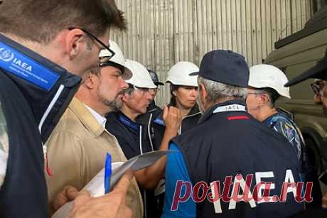 Кремль рассказал об ожиданиях от доклада миссии МАГАТЭ на Запорожской АЭС. Россия ожидает от доклада миссии МАГАТЭ по Запорожской атомной электростанции (ЗАЭС) «правды и констатации реального положения дел». Такое заявление сделал официальный представитель Кремля Дмитрий Песков. Он подчеркнул, что многие в мире нервничают перед выходом доклада миссии МАГАТЭ по Запорожской АЭС.