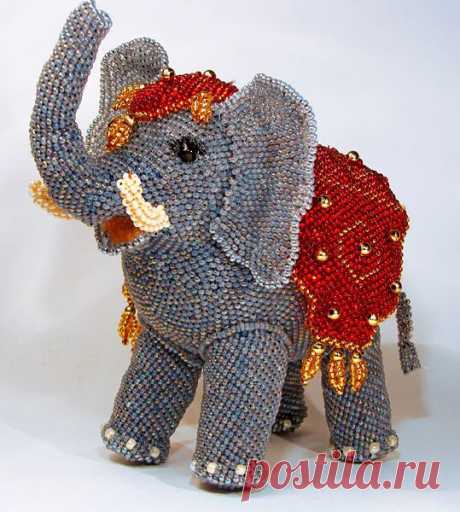 Vera Orlova is talented bead artist from Russia. She makes amazing beaded design accessories and toys. Every piece is very original and unique.