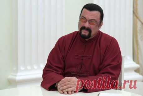 Стивен Сигал: против актера начато официальное расследование об обвинении в домогательствах