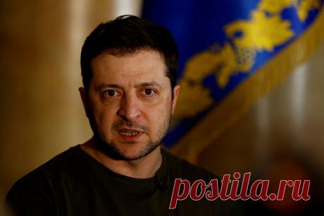 Зеленский призвал Microsoft прекратить поддержку их продукции в России. Президент Украины Владимир Зеленский обратился с призывом к технологическим корпорациям Microsoft, Oracle и SAP. Зеленский попросил данные компании прекратить поддержку их продукции на территории России. Он заявил, что в нынешней ситуации не может быть никаких половинчатых решений и полутонов.