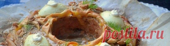 Пасхальное мясное кольцо из фарша, яиц и слоеного теста, рецепт