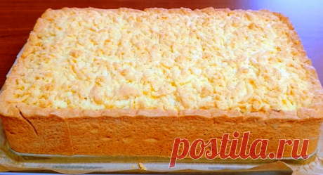 Не успеваю подавать на стол. Тёртый пирог с творогом: век живи, век учись Песочное тесто с творожной начинкой – это классическое и самое удачное сочетание для сладкой сдобы. Пирог получается очень нежным, мягким, а если вы в начинку к творогу еще добавите цедру цитрусовых, тогда легкая кислинка, придает еще более роскошный вкус. Для приготовления вам потребуются такие ингредиенты: масло сливочное или качественный маргарин, 200 г; мука, 450 г; […]