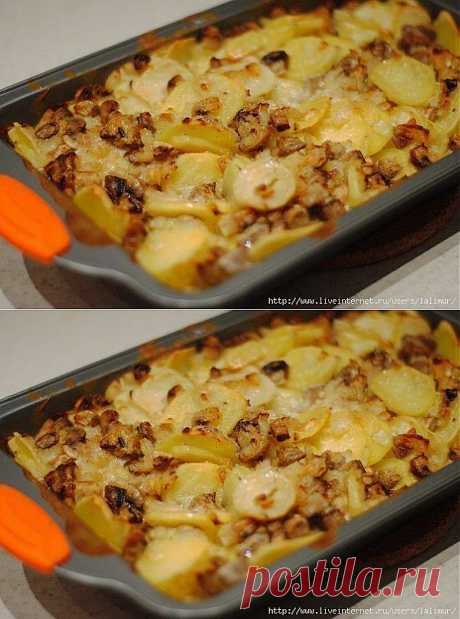 Картофель с шампиньонами в сметане.
