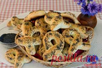 Баранки с маком Рецепт приготовления баранок с маком. Это классический рецепт приготовления настоящих Русских баранок к чаю своими руками. Причем – это универсальный рецепт, по нему можно готовить не только баранки, но и любимые всеми сушки. Единственное различие в размере и толщине изделий