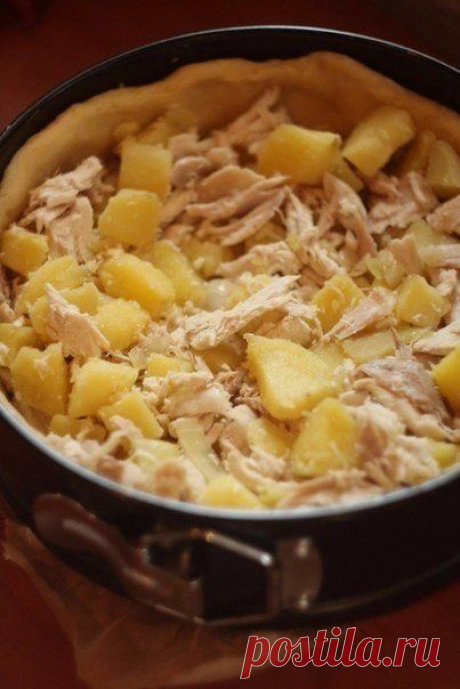 Пирог с курицей и картофелем.
