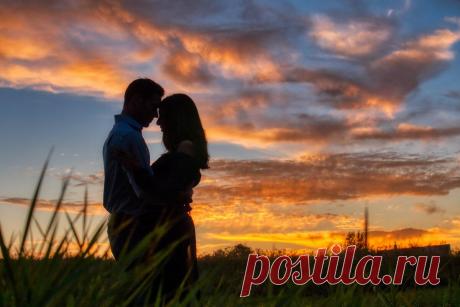 Что категорически запрещено делать в отношениях с мужчиной, чтобы они не превратились в ад
Я спросила у всех своих подруг, коллег и нескольких клиенток: что для них является главным в жизни? 99% ответили, что — это семья. Даже те, у кого еще нет собственной семьи, считают, что семья всегда идет на первом месте. Да я и сама считаю точно также. Лично для меня, семья — это команда, которая объединена […]
Читай дальше на сайте. Жми подробнее ➡