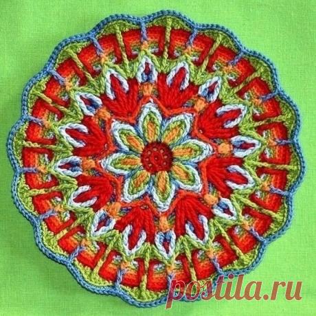 Необычные мотивы крючком с наложенным слоем