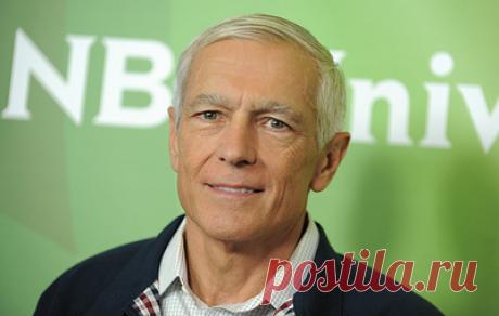 Американский генерал заявил, что подход США к ситуации на Украине может обескровить ее. Бывший главнокомандующий Объединенными вооруженными силами НАТО в Европе отставной генерал Уэсли Кларк считает, что россияне меняют ситуацию на поле боя