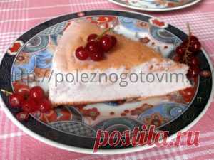 Домашний зефир или воздушный торт с ягодой Этот рецепт позволяет приготовить диетический торт с ягодой или домашний зефир из простых натуральных продуктов. Можно сделать зефир и в формочках. Дело не в форме, а в идее.