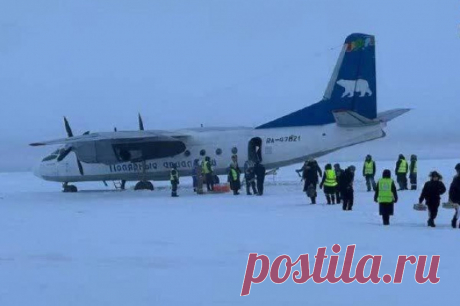 СК начал проверку после посадки Ан-24 на реку Колыма в Якутии. Самолет приземлился вне взлетно-посадочной полосы из-за ошибки экипажа в пилотировании судна.