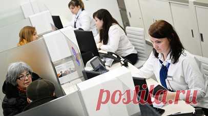 На фоне индексации соцвыплат и высоких ставок по вкладам: россияне рекордно нарастили объём денег на банковских счетах. В феврале 2024 года россияне положили на банковские счета рекордные для этого месяца 1,1 трлн рублей. Такой нетипичный для конца зимы приток средств эксперты ЦБ связывают с индексацией социальных выплат и высокими ставками по вкладам. В целом, по результатам опросов, за последнее время население стало больше доверять кредитным организациям. По словам специалистов, банковский…