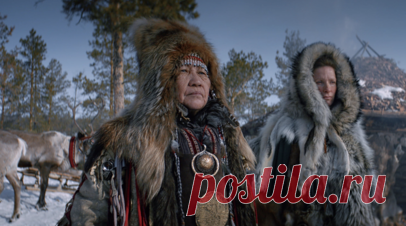 Сила духа русской женщины: в прокат выходит фильм «Чужая». В четверг, 21 сентября, на экраны российских кинотеатров выходит приключенческая драматическая картина Алексея Луканева «Чужая». В основу сюжета легла повесть Инги Оболдиной «Мот Нэ». Главную роль в ленте исполнила Анна Слю. Её героиня Дина, уцелев в авиакатастрофе, оказывается среди оседлого северного племени, живущего по законам дикой природы. Чтобы вернуться домой, женщине придётся пройти через тяжелейшие испытания. Подробности о…