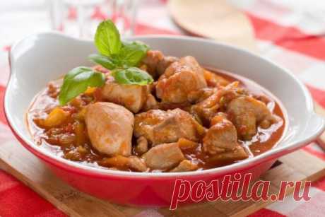 Бефстроганов из курицы со сметаной и томатной пастой, рецепт — Вкусо.ру