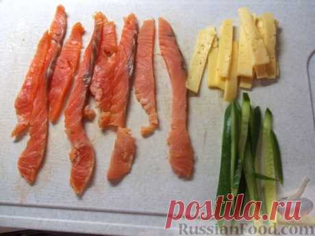 Рецепт: Роллы с семгой, сыром и огурцом на RussianFood.com