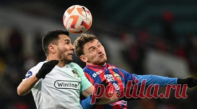 Алдонин считает, что ЦСКА обязан пользоваться осечками конкурентов в РПЛ. Бывший полузащитник ЦСКА Евгений Алдонин ответил на вопрос о том, вернулись ли армейцы в гонку за золотые медали после своей победы над «Краснодаром» в матче 13-го тура Российской премьер-лиги (РПЛ). Читать далее