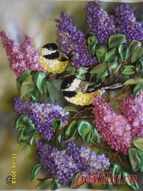 Пернатые в вышивке лентами