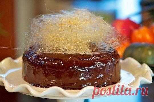 Как приготовить простая сахарная паутинка как украшение для десертов - рецепт, ингридиенты и фотографии