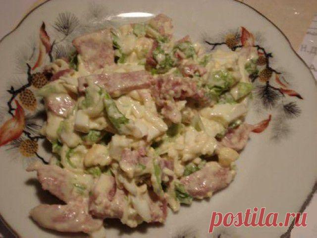 Салат из сыра и ветчины