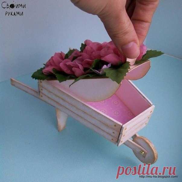 Садовая тележка из картона