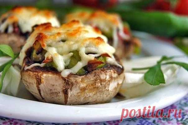 Фаршированные шампиньоны по-турецки — с такой начинкой они великолепны 


Ела бы каждый день!









 
Ингредиенты:
большие шампиньоны — 10-12 шт.2-3 остроносых зеленых перца (sivri biber)небольшой помидорпетрушка — 5-6 веточексоль — 1 ч.л.черный молотый перец — 0,5 ч.…