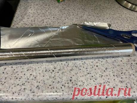 Фольга?! Да вы шутите… А зря! Я попробовала “ради прикола” — а теперь спасаю с ней бельё, ножи и даже батареи - Квартира, дом, дача - Социальная сеть "МТ.RU" Хочу поделиться секретами про обычную фольгу, ту самую, которую мы покупаем для запекания и потом забываем на верхней полке (ну, по крайней мере, я так раньше делала). А зря! Потому что у неё столько волшебных свойств, что даже трудно поверить. В 2025 году в моде осознанное потребление, Подписывайтесь, читайте, комментируйте, ставьте лайки