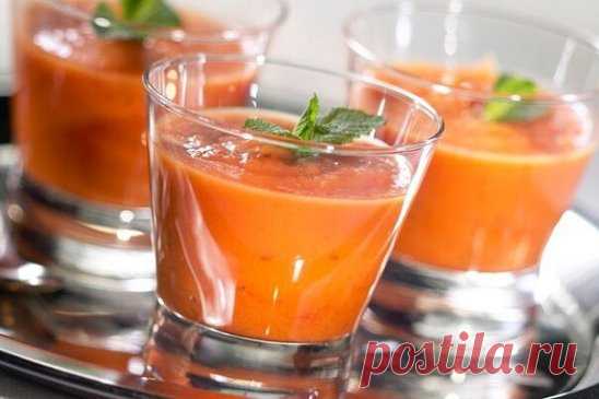 Лечимся тыквенным соком, мякотью тыквы
Этот овощ: тыква, нравится как животным, так и людям. Используется абсолютно полностью: корочка, мякоть, семечки и даже стебли. Из тыквы можно приготовить множество блюд, а также очень вкусный тыквенный сок, который еще и лечит многие заболевания. Ниже я приведу рецепты лечения тыквенным соком и мякотью тыквы.
Лечимся тыквенным соком
… Один раз в день за тридцать минут до еды пейте по половине стакана тыквенного сока при заболеваниях печени и почек.
… П