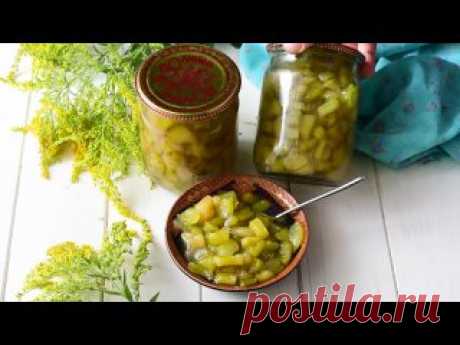 Варенье из кабачков с бананом на зиму. Рецепт любимой добавки к чаепитию! Хотите удивить домашних необычным лакомством? Попробуйте приготовить варенье из кабачков с бананами! Кабачки почти не имеют яркого вкуса, зато отлично впитывают ароматы — в этом случае доминирует насыщенный банановый оттенок. Готовое варенье отлично хранится до года, если соблюдать все правила консервирования...