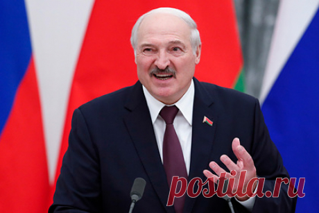 Лукашенко назвал необходимое для развития страны число детей в семьях. Белорусам следует увеличивать рождаемость для ускоренного развития страны и нации, и в каждой семье должно быть как минимум три ребенка, считает президент Белоруссии Александр Лукашенко. Он подчеркнул, что многодетность станет нормой для белорусского общества, и напомнил про «мощный» пакет социальной поддержки.