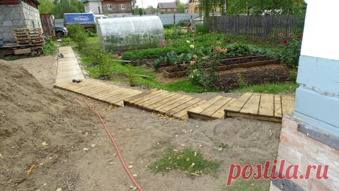 Дорожка из дров//Сделал на участке деревянную дорожку своими руками//Рассказываю как сделать дешeвую садовую дорожку из досок | Gudmig//Свой дом | Яндекс Дзен