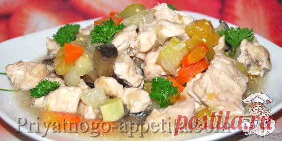 Рецепт «куриная грудка с овощами» попал ко мне из кулинарной передачи, в которой шла речь о полезном питании. Приготовив это блюдо, я пришла в полный восторг. Как просто и очень быстро можно приготовить для всей семьи такое полезное и невероятно вкусное блюдо. Теперь всем советую и рекомендую этот рецепт. Овощи в этом рецепте можно добавлять в разных пропорциях и менять их, дополнив своими овощами по вкусу и времени года.