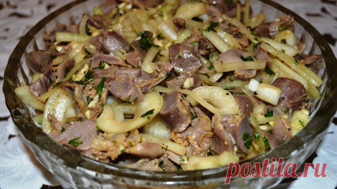 Без них не обходится ни одно застолье! Маринованные куриные желудочки Простое, но очень вкусное и пикантное блюдо. Для приготовления вам потребуются такие ингредиенты: — куриные желудки, 800 г; — чеснок, 6 зубчиков; — лук, 2 шт; — масло растительное, 50 г; — уксус 9%, 50 мл; — зелень по вкусу; — соевый соус, 2 ст.л; — соль и сахар по половине ч.л; — черный перец […]