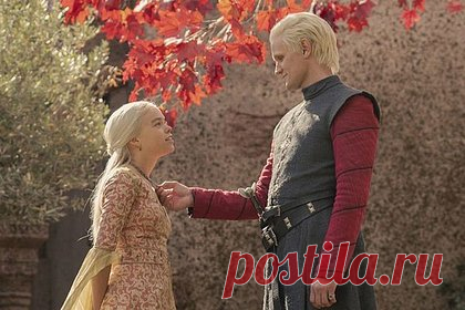 «Дом дракона» обошел спецэпизод «Гарри Поттера» по просмотрам. Сериал «Дом дракона» обошел по просмотрам специальный эпизод «Возвращение в Хогвартс», который вышел в честь 20-летия фильма «Гарри Поттер и философский камень». Приквел «Игры престолов» посмотрели 82 процента от всех пользователей, смотревших контент в онлайн-кинотеатре «Амедиатека».
