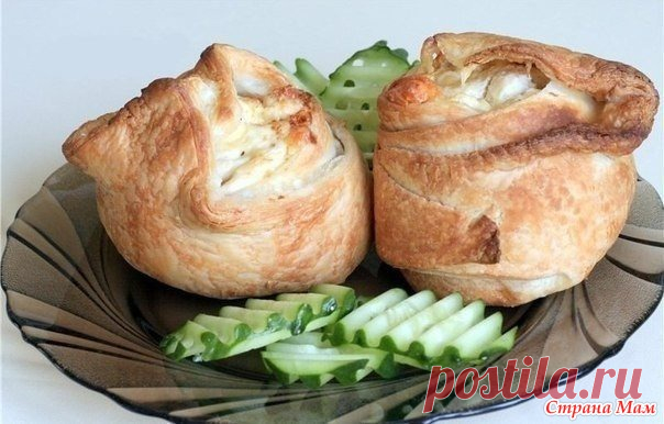 Вкуснейшие пирожки слоеные с курицей и сыром на «скорую руку»